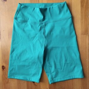 i.FIVE by Simons Emerald Green Active Bike Shorts size M